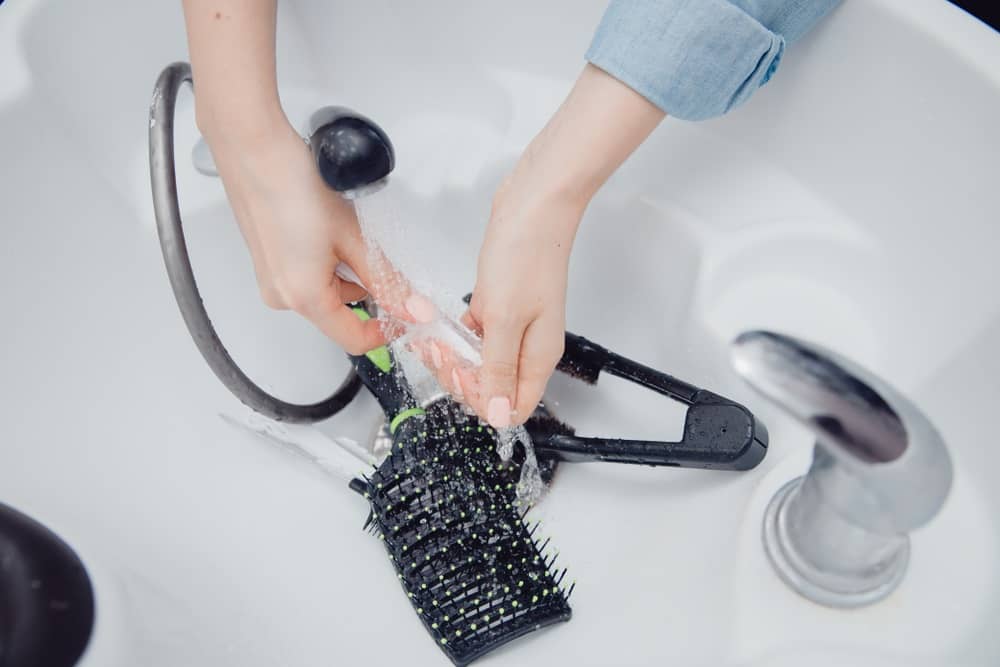 How-to-Clean-Revlon-Hair-Dryer-Brush