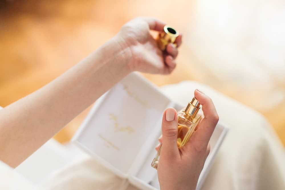 How Many Times Should I Spray Perfume for Maximum Effect? Grooming Wise