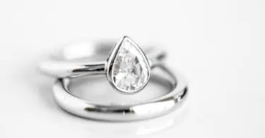 Pear Shaped Engagement Rings With Wedding Bands