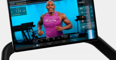 Peloton Treadmill With Screen 2