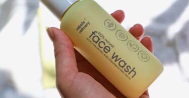 Say Goodbye to Irritation: Best Fragrance-Free Face Wash 3