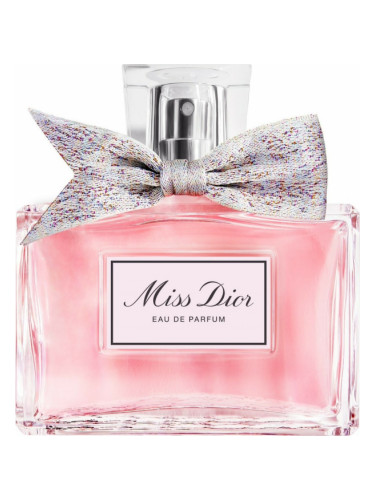 Marc Jacobs Daisy Vs Miss Dior: Which fragrance reigns supreme? 1