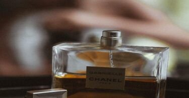 Top 10 Alluring Perfumes for Men under 10000 2