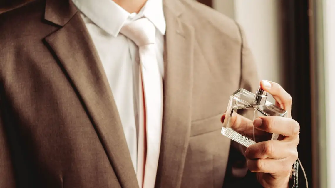 Does Perfume Last Longer on Clothes Or Skin Grooming Wise