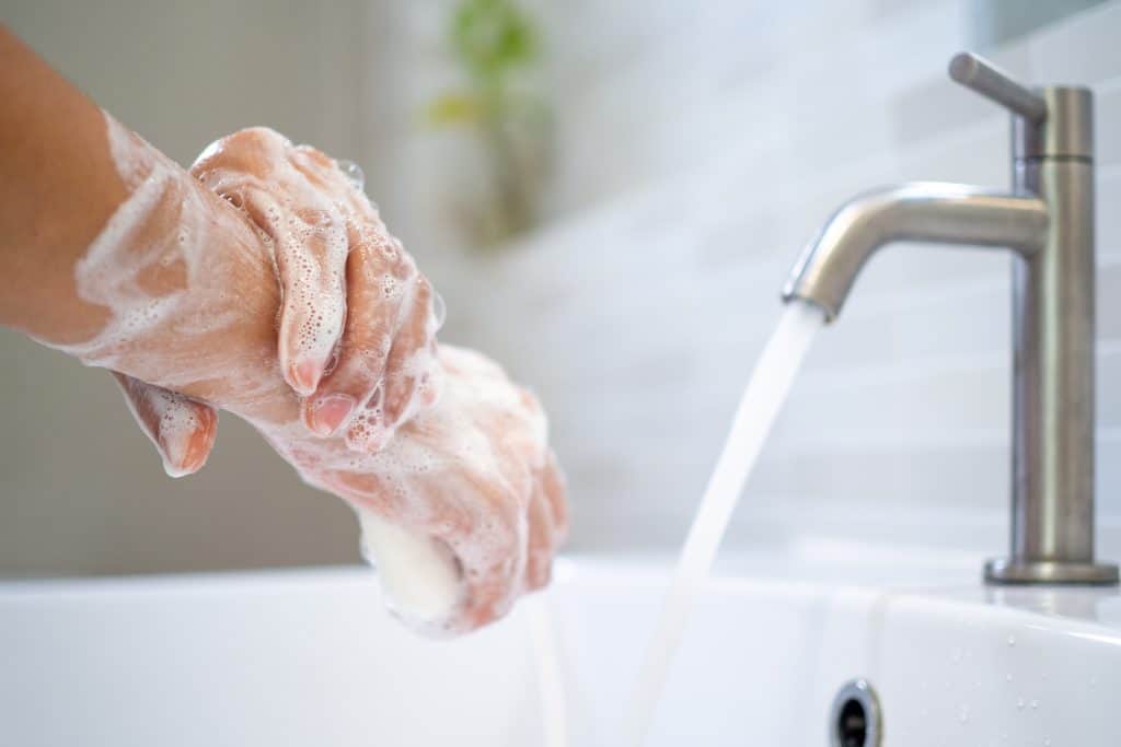 How to Remove Perfume from Skin