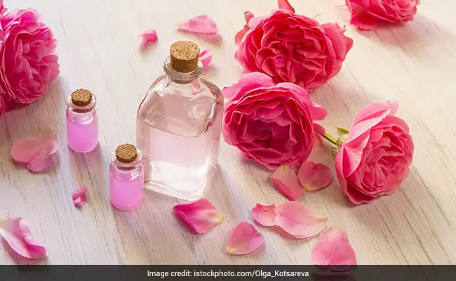 How to Make Perfume With Rose Petals