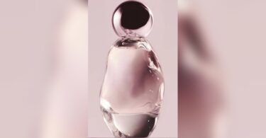 A Que Huele El Perfume De Kylie Jenner? Discover Its Ambery Floral Scent