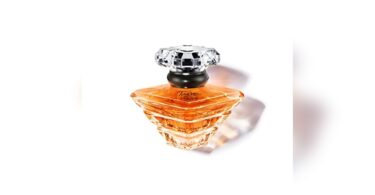 A Que Huele El Perfume Tresor De Lancome: Elegant Rose & Fruity Notes